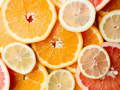 Tranches d’agrumes : orange, citron et pamplemousse